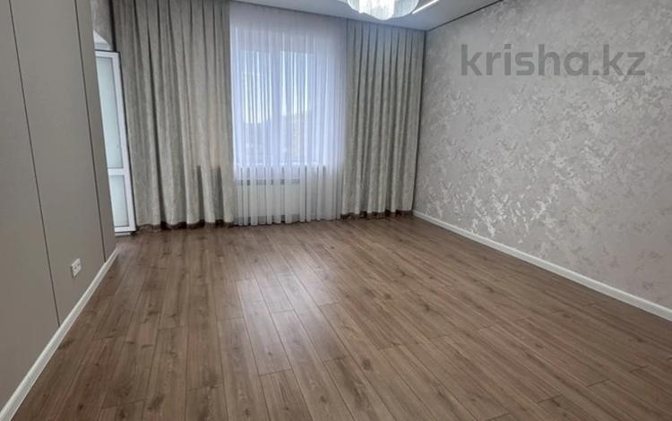 2-бөлмелі пәтер · 70 м² · 8/9 қабат, Алтын орда ш/а., бағасы: 35 млн ₸ в Актобе, мкр. Алтын орда — фото 2