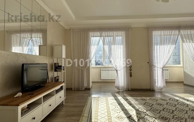 4-комнатная квартира · 135.7 м² · 4/5 этаж, мкр Жана Орда 4а за 55 млн ₸ в Уральске — фото 2