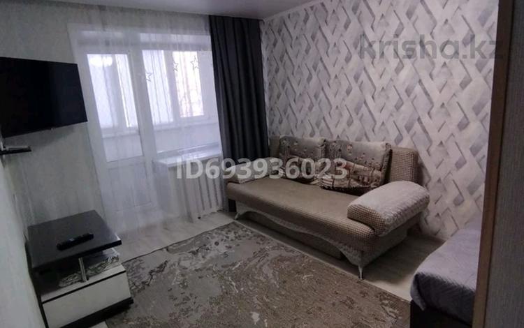 1-комнатная квартира, 33 м², 3/5 этаж посуточно, Абая — Сокол за 8 000 〒 в Петропавловске — фото 2