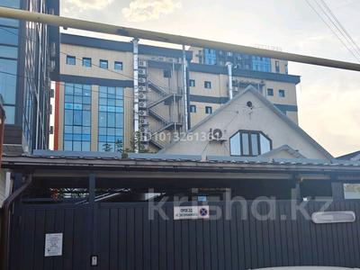 Отдельный дом · 5 комнат · 295 м² · 5.5 сот., Абая жарокова 125 — Метро Алатау за 800 млн ₸ в Алматы, Бостандыкский р-н