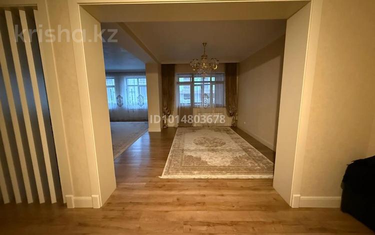 4-бөлмелі пәтер · 288 м² · 2/7 қабат, Горный Гигант ш/а. 136, бағасы: 337 млн ₸ в Алматы, Медеуский р-н — фото 2