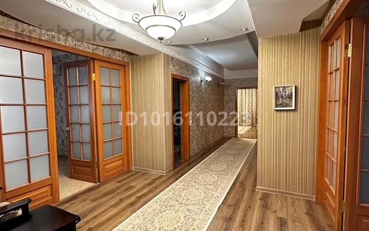 5-комнатная квартира · 184 м² · 2/3 этаж, Иманова 18А — Иманова- Рахимова за ~ 80 млн ₸ в Астане, р-н Байконур — фото 2