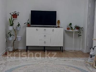 2-бөлмелі пәтер, 70 м², 8/8 қабат, 19-й мкр 45, бағасы: 16 млн 〒 в Актау, 19-й мкр