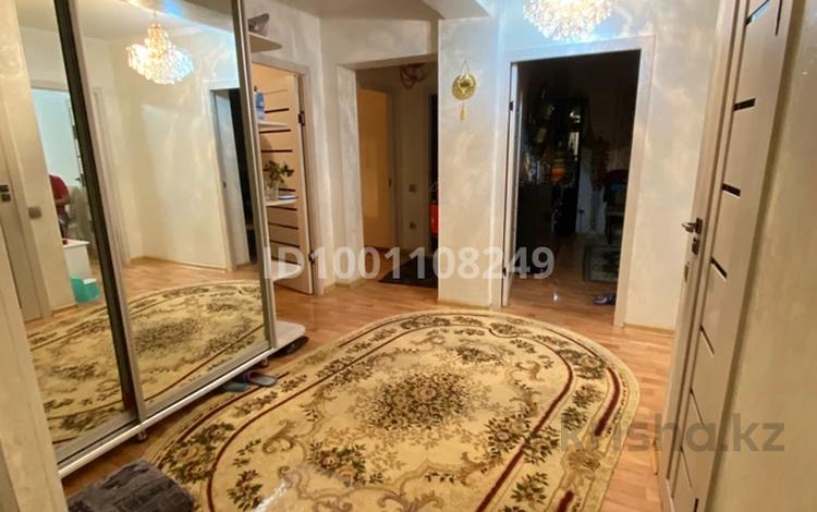 3-комнатная квартира · 72 м², мкр Аксай-1А 31 за 48 млн ₸ в Алматы, Ауэзовский р-н — фото 2