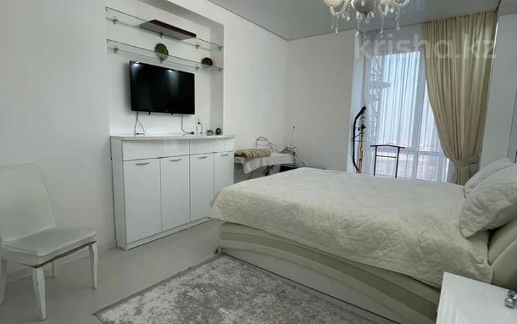 4-бөлмелі пәтер · 110 м² · 14/32 қабат, Аль-фараби, бағасы: 160 млн ₸ в Алматы, Бостандыкский р-н — фото 11