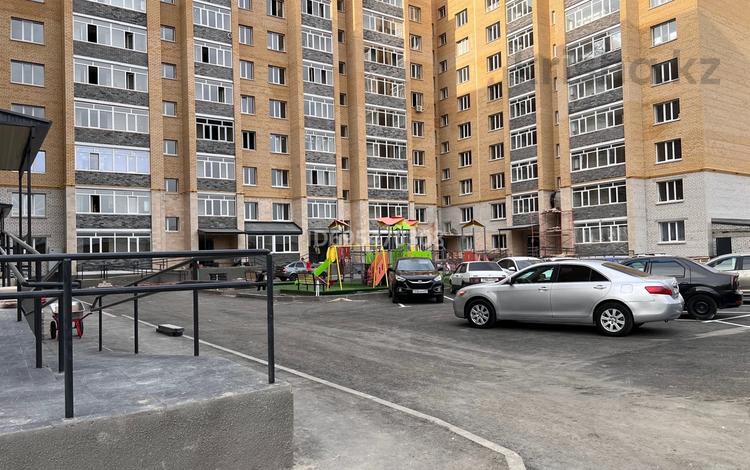 2-комнатная квартира, 80.7 м², 5/9 этаж, Оракбаева