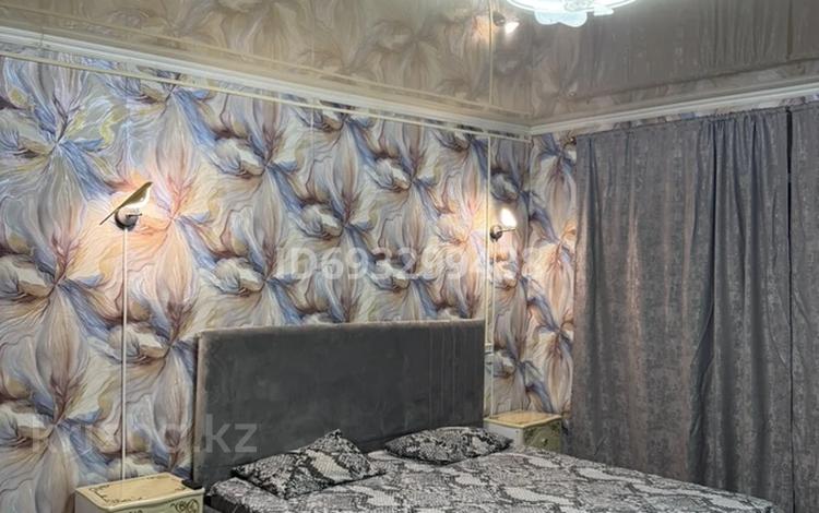 3-бөлмелі пәтер · 85 м² · 1 қабат, Омаршаев 7 — Аль-фараби, бағасы: 15 000 ₸ в Жетысае — фото 4
