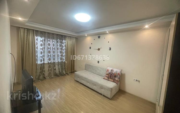 2-комнатная квартира · 70 м² · 2/5 этаж, Республика 7 за 17 000 ₸ в Астане, Сарыарка р-н — фото 2
