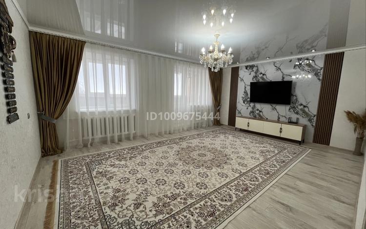 3-комнатная квартира · 90 м² · 11/12 этаж, мкр Жилгородок, Жилгородок ш/а. 36 — Бейбітшілік пен Тургенев көшесі за 23 млн ₸ в Актобе — фото 2