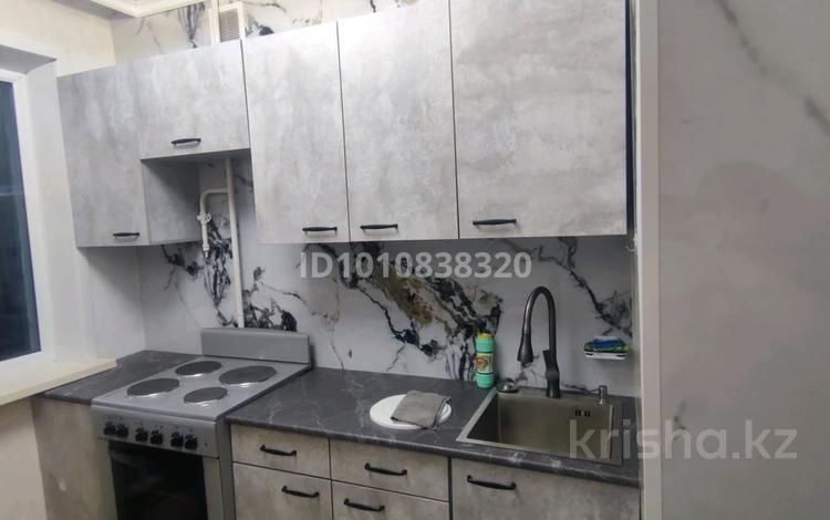 1-комнатная квартира · 36 м² · 3/5 этаж, Майкудук, Майкудук, 2 квартал 32 за 120 000 ₸ в Караганде, Алихана Бокейханова р-н — фото 2