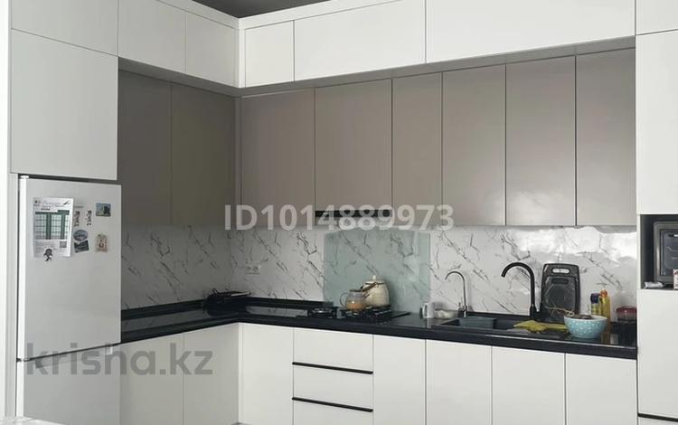 5-бөлмелі пәтер · 175 м², Қабық ш/а., А.Жаксыбаев 24а, бағасы: 35 млн ₸ в Атырау, мкр Ракуша — фото 2