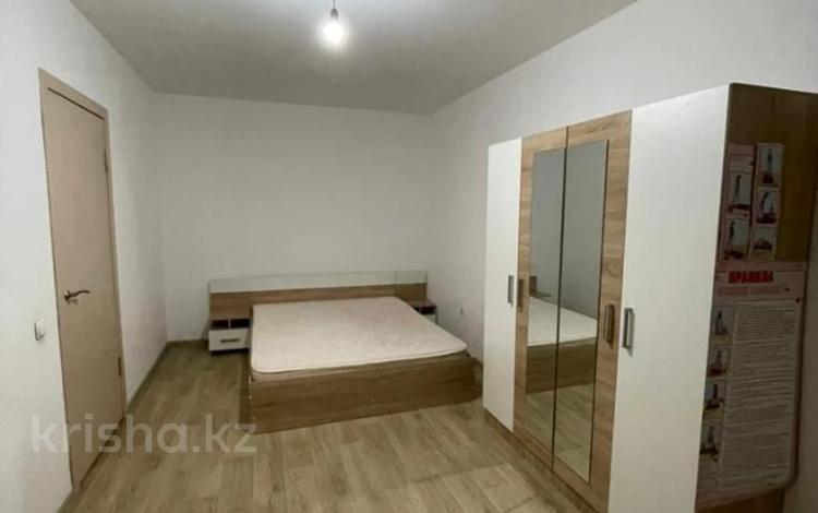 1-комнатная квартира, 37 м², 5/9 этаж, Раймбек батыра