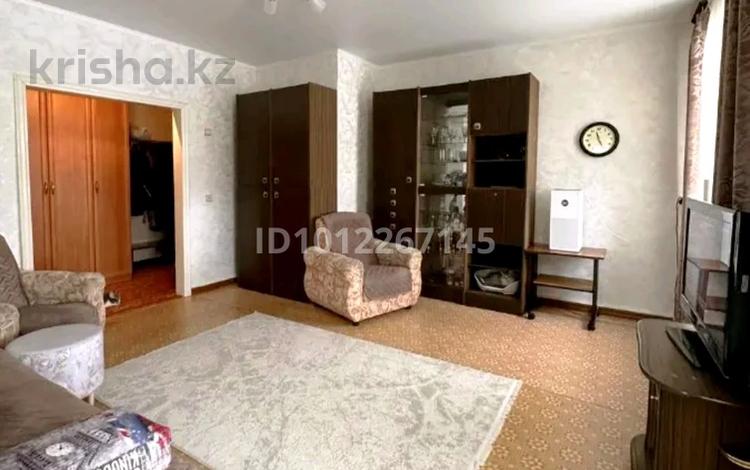 3-комнатная квартира · 70 м² · 4/4 этаж, мкр Новый Город, Абая 45 — Абая- Гоголя за 24.2 млн 〒 в Караганде, Казыбек би р-н — фото 2