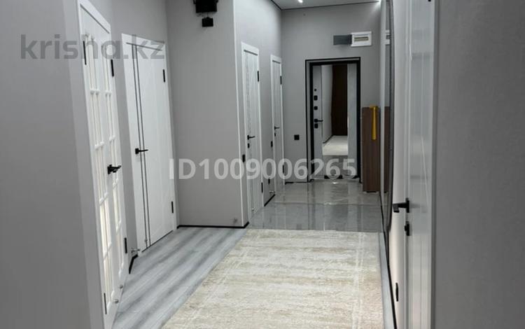 3-комнатная квартира · 104.3 м² · 5/7 этаж, 32В мкр, 32В мкр. 68 участок за 33 млн ₸ в Актау — фото 2