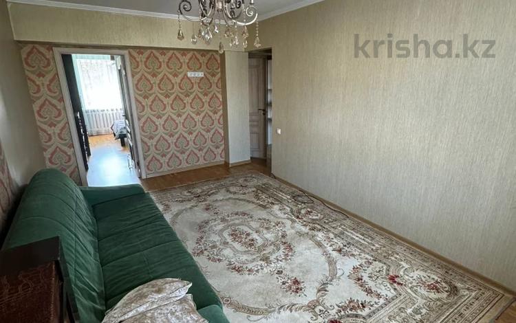 2-комнатная квартира, 52 м², 5/5 этаж, мкр Алмагуль, Юрия Гагарина