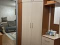 3-комнатная квартира · 53.7 м² · 2/3 этаж, Абая 25/2 — Рядом есть кафе,школа,садик,авто мойка,городская баня,мечеть,рынок,в/ч 06708,магазин,спорт комплекс Фок,озеро за 100 000 ₸ в Приозёрске — фото 5