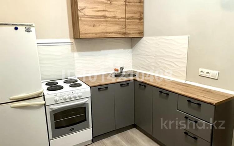 1-комнатная квартира · 42 м² · 9/9 этаж, мкр Аксай-1А за 200 000 ₸ в Алматы, Ауэзовский р-н — фото 2