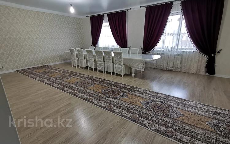 Жеке үй • 10 бөлмелер • 430 м² • 12 сот., Кирпичный 125, бағасы: 69 млн 〒 в Актобе, жилой массив Кирпичный — фото 2