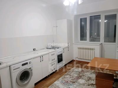 2-комнатная квартира · 90 м² · 8/9 этаж, Ул.Алии Молдагулова 56д за 120 000 〒 в Актобе