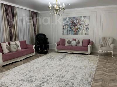 4-комнатная квартира · 198 м² · 1/5 этаж, мкр. Алтын орда 36В/2 за 92 млн 〒 в Актобе