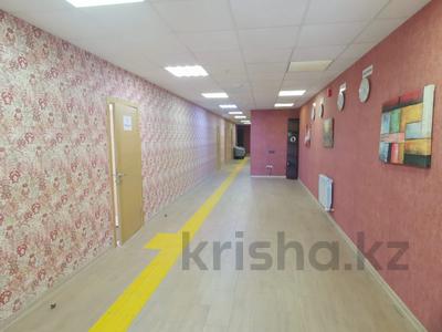 Свободное назначение, офисы, склады, салоны красоты, бани, гостиницы и зоны отдыха, фитнес и спорт, медцентры и аптеки, образование, развлечения, конференц-залы, кабинеты и рабочие места, студии · 640 м² за ~ 2.6 млн 〒 в Атырау, мкр Ак Шагала
