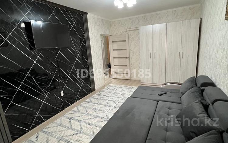 1-комнатная квартира, 60 м², 2/9 этаж помесячно, мкр Нурсат, Аргынбекова Шаяхметова 1