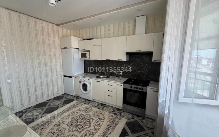 1-комнатная квартира · 45 м² · 8/9 этаж, мкр. Алтын орда, Ораза Татеулы 5а за 170 000 〒 в Актобе — фото 2