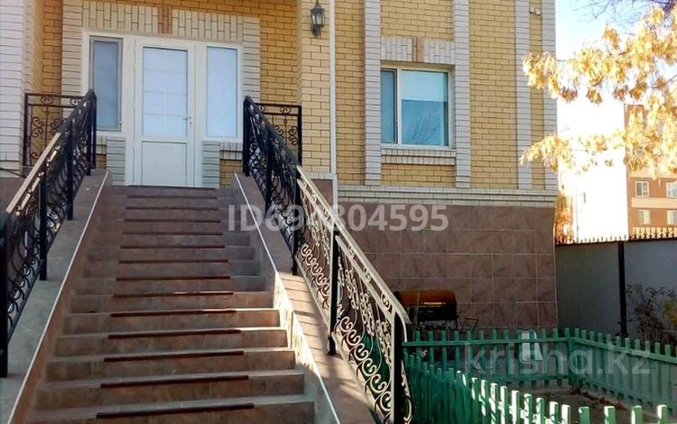 Жеке үй · 8 бөлме · 484 м² · 6 жүзд., ул. Сейфулина — Возле Американского городка, бағасы: 170 млн ₸ в Атырау — фото 2
