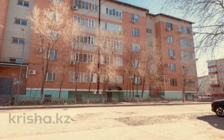 1-комнатная квартира · 48 м² · 1/5 этаж, Авангард -4 12Б за 18.5 млн ₸ в Атырау, мкр Авангард-4 — фото 7