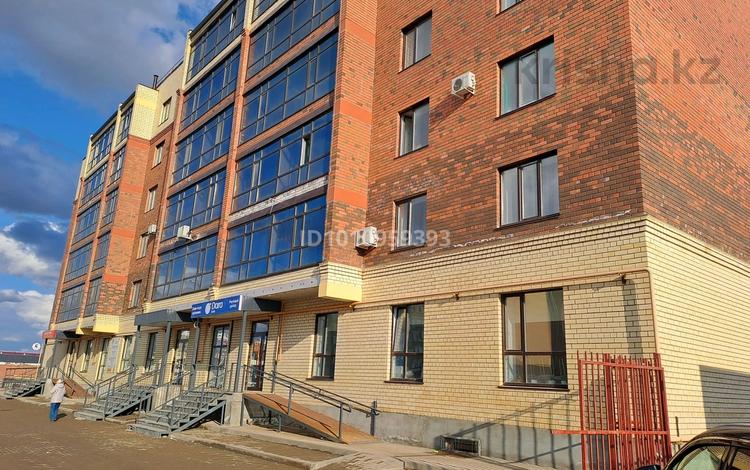 2-комнатная квартира · 81.1 м² · 4/6 этаж, Кеменгер 41Б — Супермаркет Пешеход за 35 млн ₸ в Уральске — фото 2