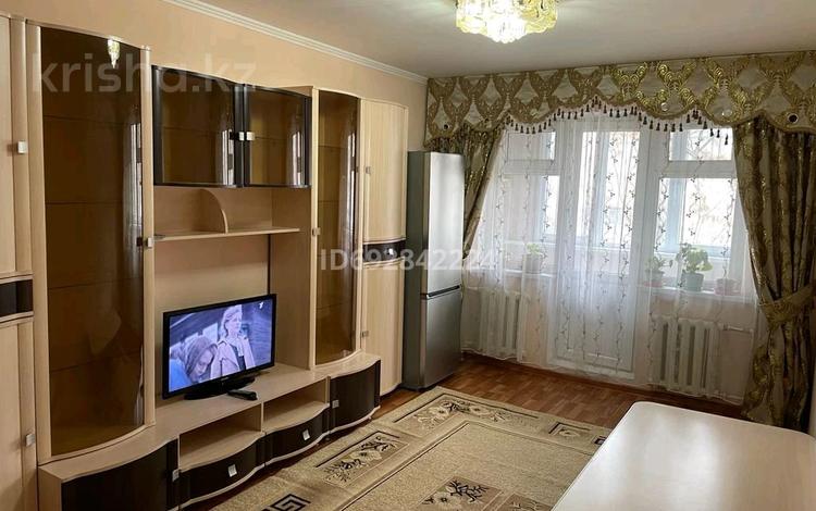 1-комнатная квартира, 32 м², Джангельдина за 16 млн 〒 в Шымкенте — фото 2