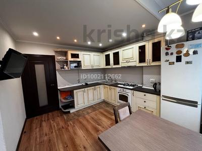 Аренда квартир в Алматы: 3-комнатная квартира · 80 м² · 7/9 этаж, мкр Жетысу-4 за 350 000 〒 3-комнатная квартира · 80 м² · 7/9 этаж, мкр Жетысу-4 за 350 000 〒 в Алматы, Ауэзовский р-н