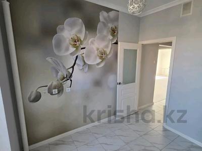 2-бөлмелі пәтер · 60 м² · 4/5 қабат, Верхний Отырар ш/а 56 — БАЙТЕРЕКОВА / САМРУК ШКОЛА, бағасы: 21.5 млн ₸ в Шымкенте, Туран р-н
