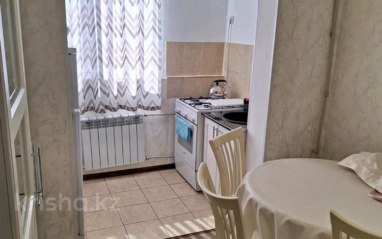 1-бөлмелі пәтер, 40 м², 2/5 қабат, мкр Восток — рыскулова, бағасы: 14.2 млн 〒 в Шымкенте, Енбекшинский р-н — фото 2