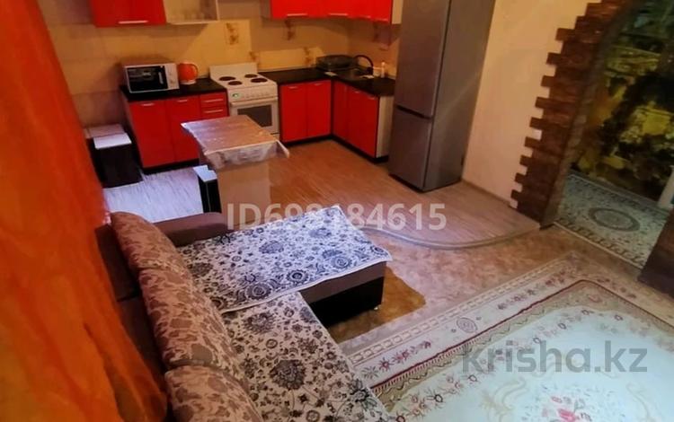 2-комнатная квартира · 60 м² · 6/9 этаж, Утепова — Утепова за 250 000 ₸ в Усть-Каменогорске — фото 2