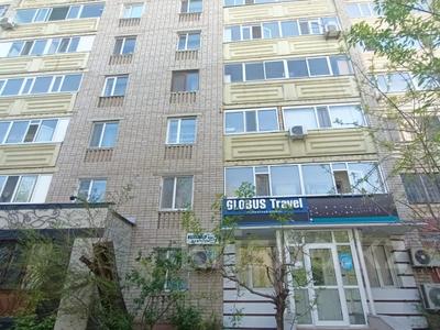 2-комнатная квартира, 52 м², 9/9 этаж, мкр 8, Абулхайыр хана 76 за 13.2 млн 〒 в Актобе, мкр 8