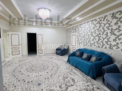 Дом · 6 комнат · 180 м², Жанкожа 174 за 55 000 〒 в Актобе, мкр. Курмыш