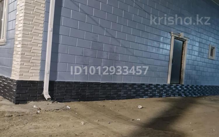 Отдельный дом · 8 комнат · 450 м² · 12 сот., мкр Оркен, 41 5 — 35 школа имени Хамит Ергалиева. за 30 млн ₸ в Атырау — фото 2