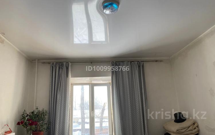 1-комнатная квартира · 16 м² · 2/2 этаж, Тынышпаев 123 за 4 млн ₸ в Усть-Каменогорске — фото 2