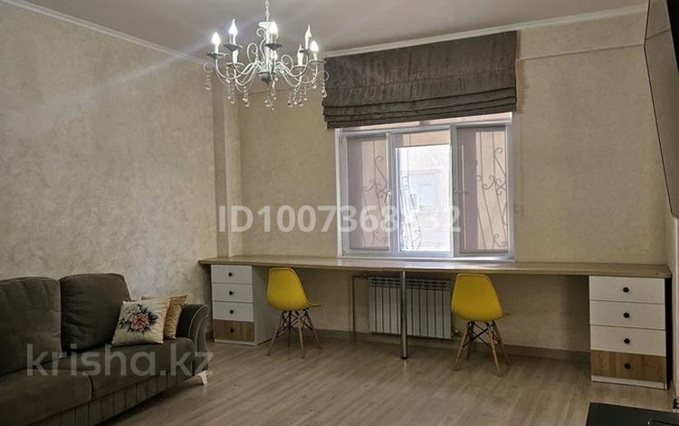 2-комнатная квартира · 53 м² · 5/11 этаж, 16-й мкр 56 — Находится на пересечении 17, 16 и 19 мкр за 200 000 ₸ в Актау — фото 2