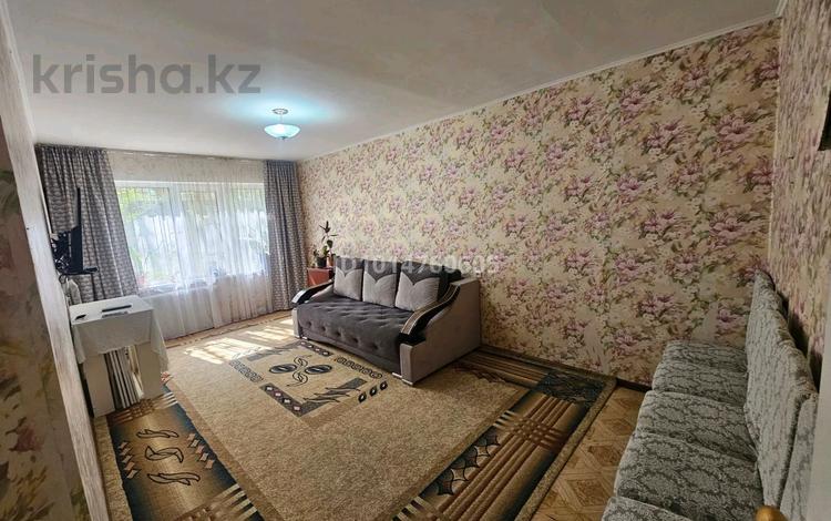 2-бөлмелі пәтер · 44 м² · 1/5 қабат, поповича 2, бағасы: 12 млн ₸ в Уральске — фото 2