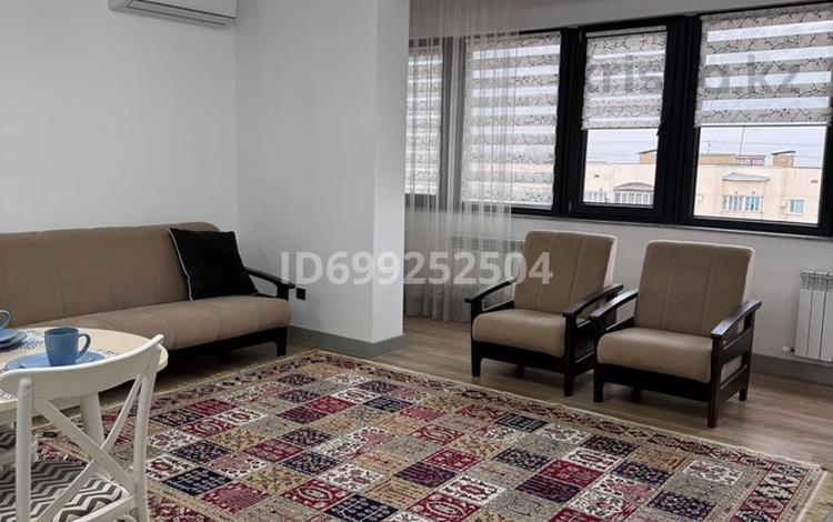 3-комнатная квартира · 120 м² · 8/15 этаж, Мкр. Самал-3 15 за 850 000 ₸ в Алматы, Медеуский р-н — фото 2
