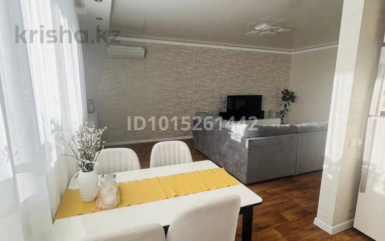 3-комнатная квартира · 98 м² · 5/5 этаж, мкр Женис 22 за 42 млн ₸ в Уральске — фото 10