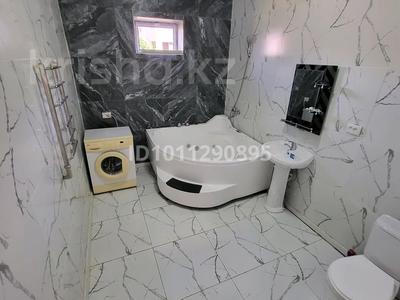 Жеке үй · 7 бөлме · 140 м² · 10 сот., мкр Нуртас 44 — Новый акимат, синие дома, мечеть. Гульдала, Кенжарык, бағасы: 65 млн 〒 в Шымкенте, Каратауский р-н