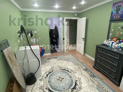 2-комнатная квартира · 48.4 м² · 5/5 этаж, Абубакир Кердери за 16 млн ₸ в Уральске, мкр Школьник