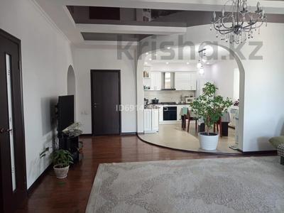 Жеке үй • 8 бөлмелер • 350 м² • 12 сот., Садыкова 51 — Школа # 28, бағасы: 75 млн 〒 в Талдыкоргане