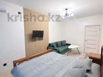 1-бөлмелі пәтер · 45 м² · 10/12 қабат, Жумалиева, бағасы: 300 000 ₸ в Алматы, Алмалинский р-н