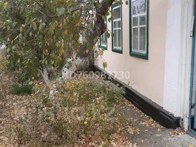 Отдельный дом · 4 комнаты · 75 м² · 1 сот., Эмбинская 115 — Пересечение Эмбинской и Суворова за 15 млн ₸ в Актобе, мкр Гормолзавод