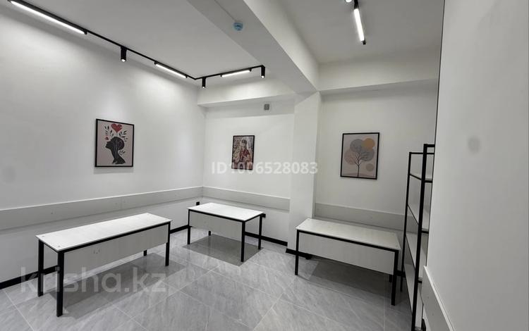 Свободное назначение, офисы, магазины и бутики, салоны красоты, образование, развлечения, конференц-залы, кабинеты и рабочие места, студии · 25 м² за 200 000 〒 в Шымкенте, Каратауский р-н — фото 32