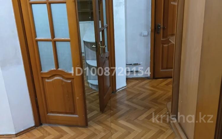 2-комнатная квартира · 55 м² · 2/9 этаж, Жібек жолы 81 за 15 000 ₸ в Алматы, Алмалинский р-н — фото 10